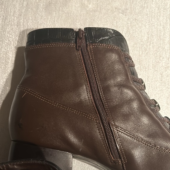 London Fog Women’s/Sieblen Tall Brown Ankle Booties w/ Chunky Heel Size 8 - Picture 6 of 16